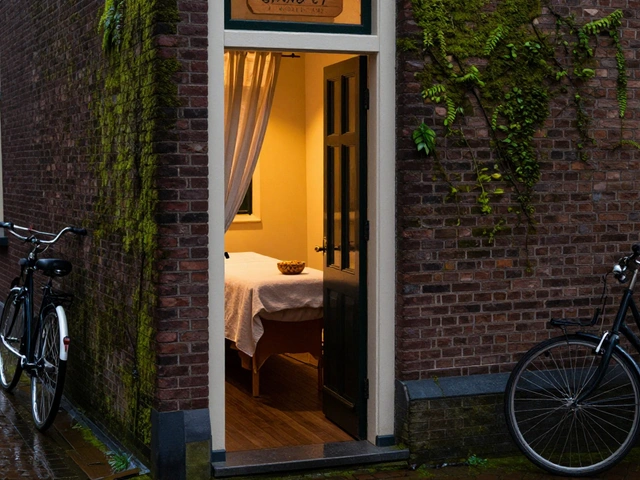 Massage Amsterdam en de Lokale Tradities: Wat Je Waar moet Weten
